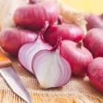 Корисні властивості цибулі, цибулиння і цибульного соку
