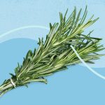 Чи корисна розмаринова вода для росту волосся? Що кажуть експерти