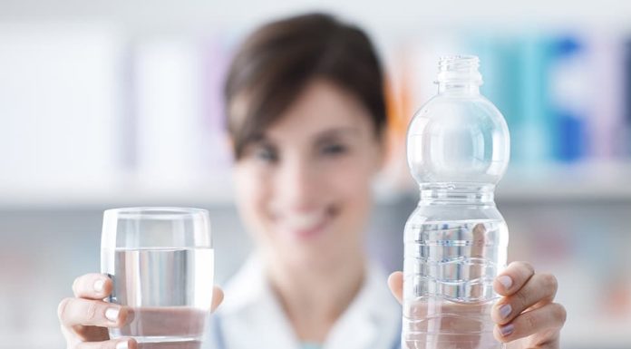 Чи справді бутильована вода краща за водопровідну?