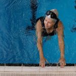 Як хімічні речовини в басейні впливають на здоров’я легенів: що ви повинні знати