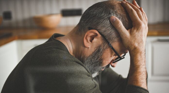 Болить голова після початку дієти? Ось що намагається сказати вам ваш організм