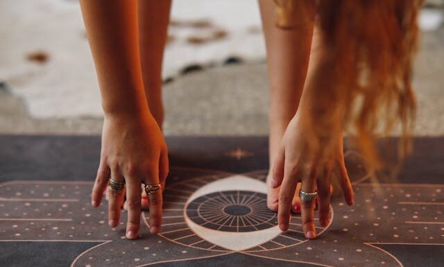 Уважність: як працювати з своїми думками, а не проти них