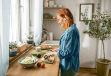 Як їжа впливає на ваше фізичне, психічне та соціальне здоров’я