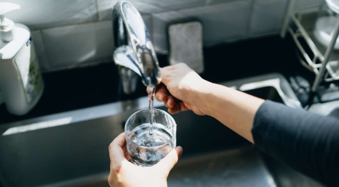 Розуміння питної води: типи, переваги та ризики