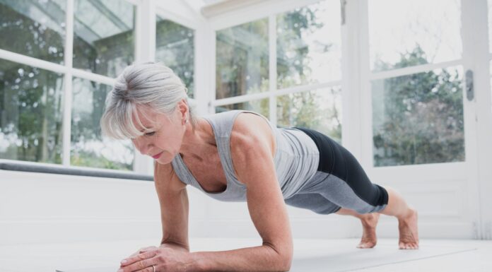 Як залишатися у формі після 60 років: практичний посібник із дієти та фізичних вправ