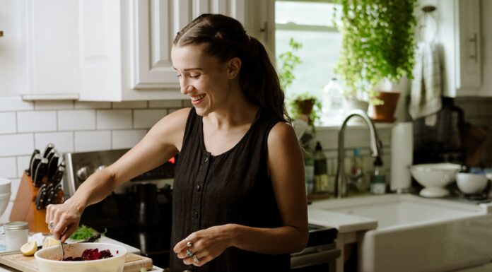 Час прийому їжі та остеопороз: новий зв’язок зі здоров’ям кісток