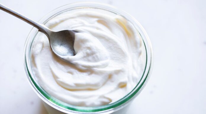 Дієтологи сходяться на думці: звичайний грецький йогурт – найкорисніший вибір