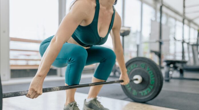 Силові Тренування та Білок: Кращий Шлях до Набору М’язової Маси Після 50