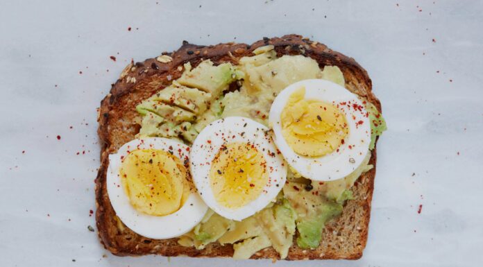 Продукти, що викликають набряк ніг: що потрібно знати