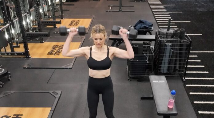 Силовые тренировки для ума: как работа с весами защищает мозг женщин в зрелом возрасте