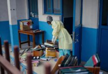 Американець заразився лихоманкою Ебола. Ось їхній ” План Б»